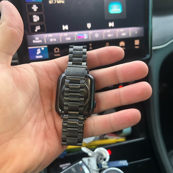 Selling my black series 9 Apple Watch I’ve only had it for four months. - Picture 2 of 3